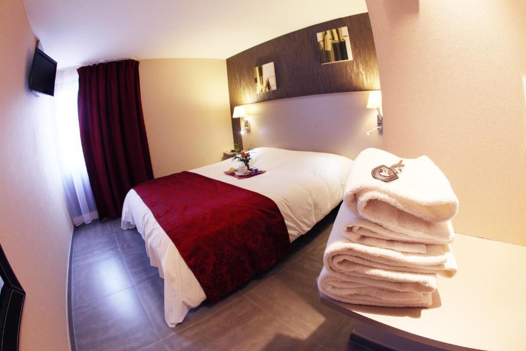 Hotel Le Coudon La Farlède Habitación foto