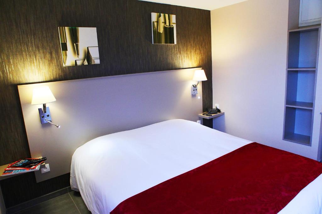 Hotel Le Coudon La Farlède Habitación foto